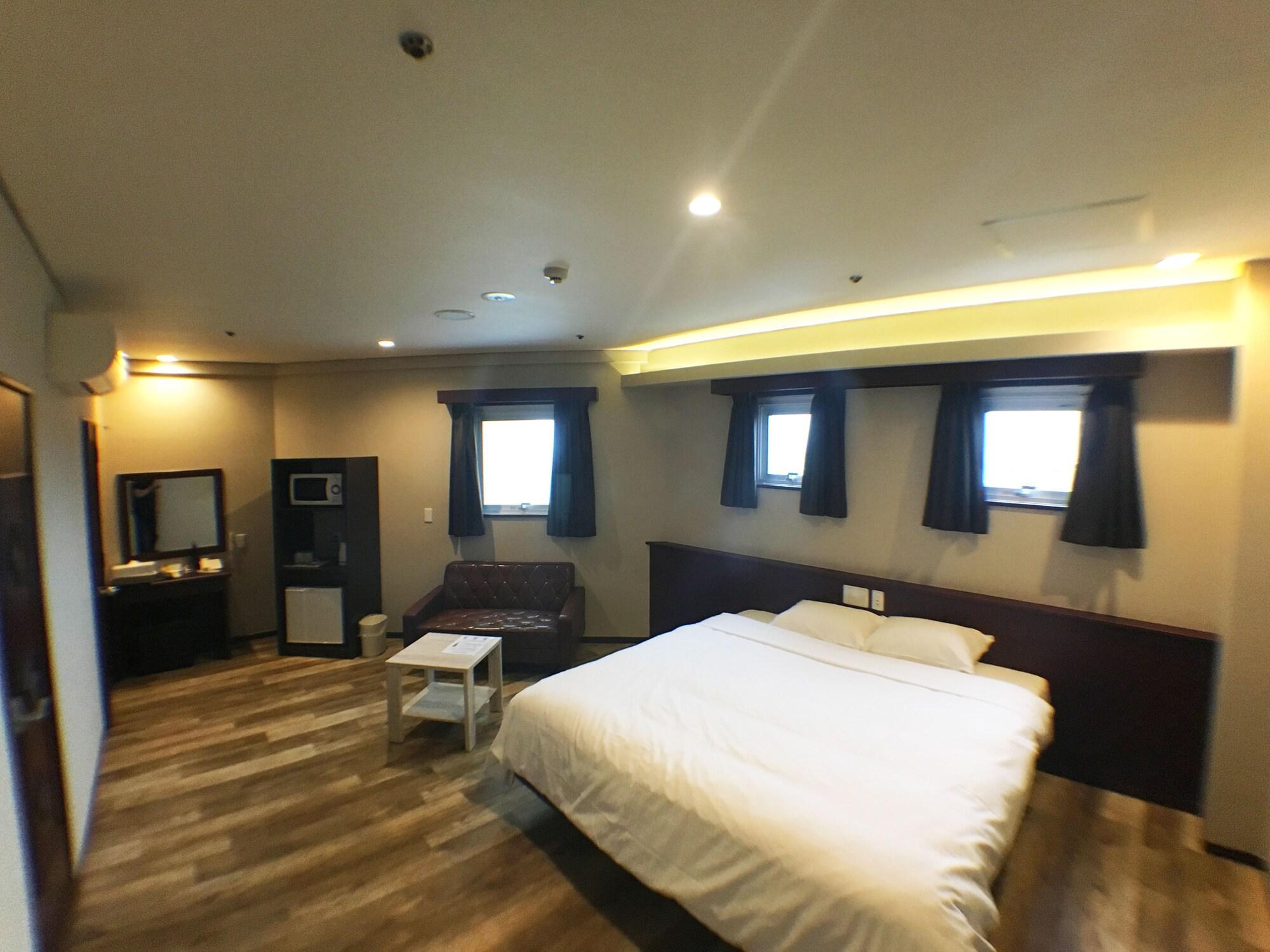 Rycom Crystal Hotel Okinawa Buitenkant foto