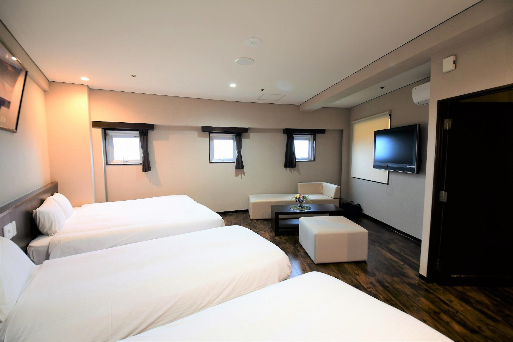 Rycom Crystal Hotel Okinawa Buitenkant foto